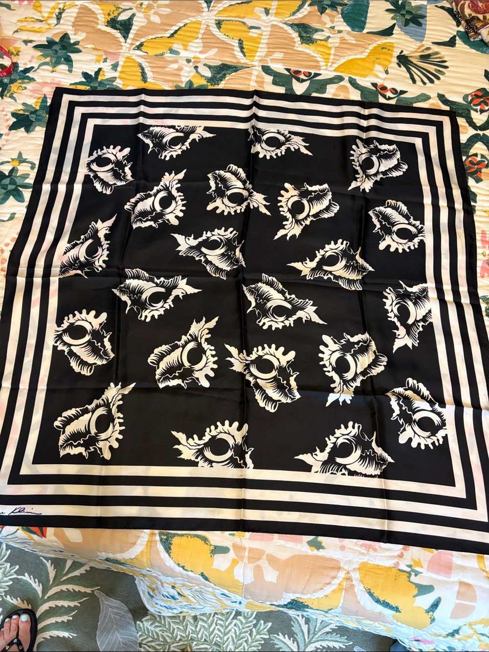 Black and White Shell Graphic Square Scarf